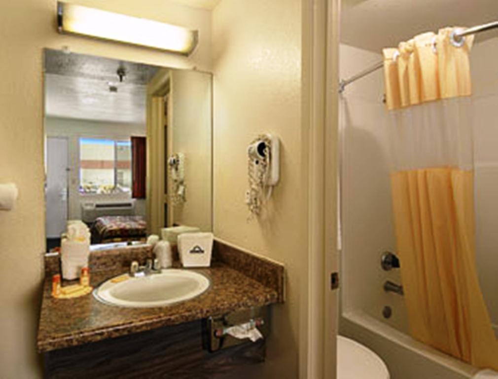 Park Avenue Inn & Suites Victorville Oda fotoğraf
