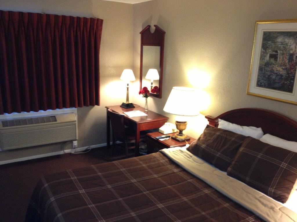 Park Avenue Inn & Suites Victorville Oda fotoğraf
