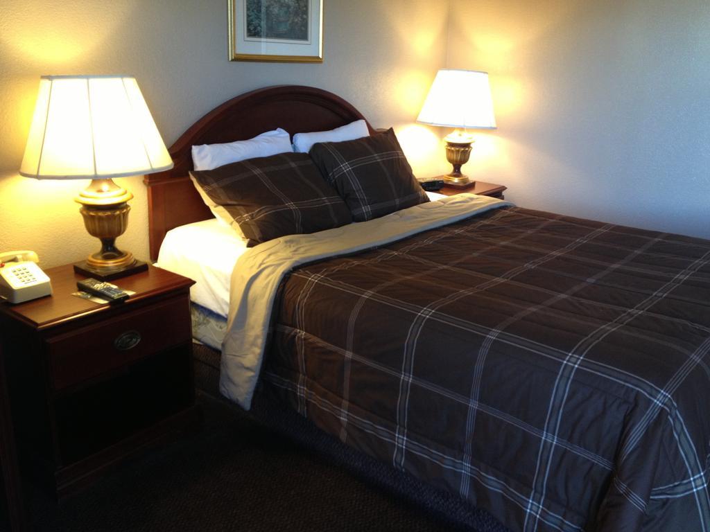 Park Avenue Inn & Suites Victorville Oda fotoğraf